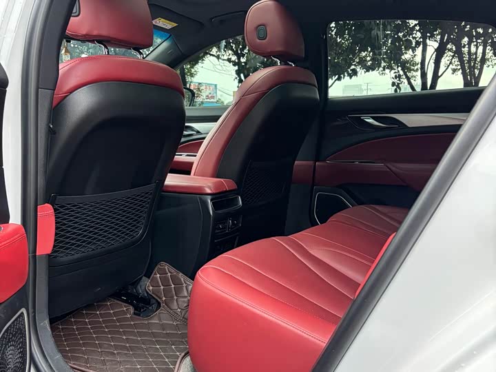 Фото 5 - Geely Emgrand GT