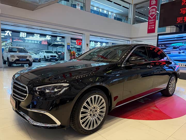 Фото 1 - Mercedes-Benz E-Class