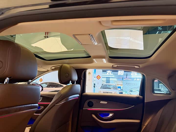 Фото 6 - Mercedes-Benz E-Class