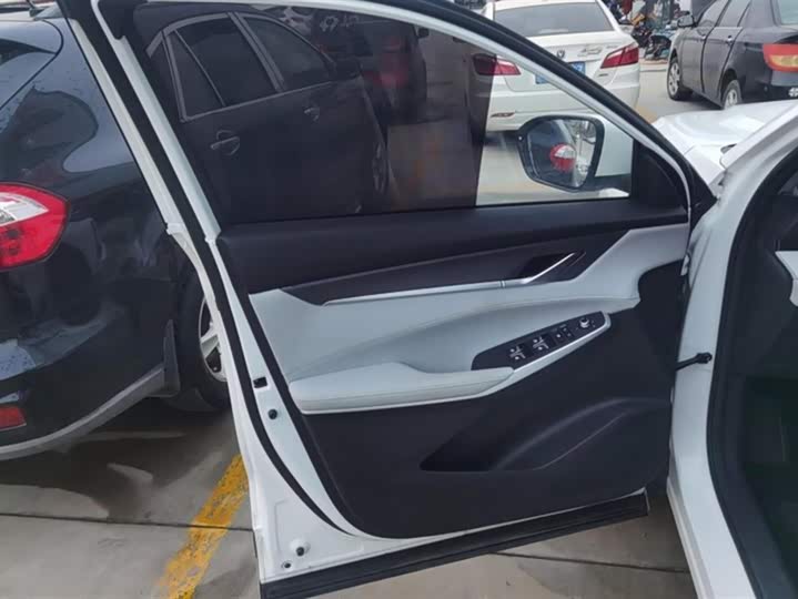 Фото 7 - Changan CS75 Plus