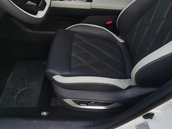 Фото 9 - Changan CS75 Plus