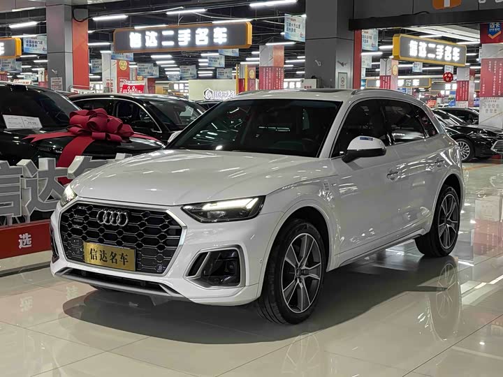 Фото 1 - Audi Q5L