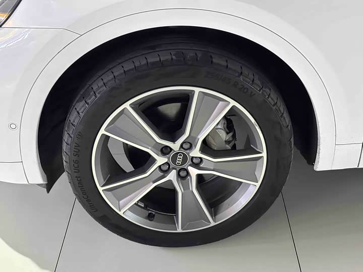 Фото 4 - Audi Q5L