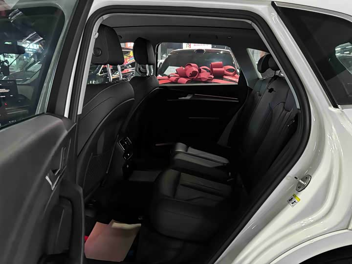 Фото 7 - Audi Q5L