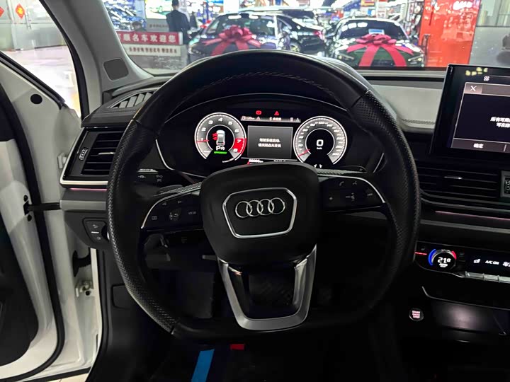 Фото 9 - Audi Q5L