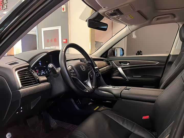 Фото 4 - Honda Avancier