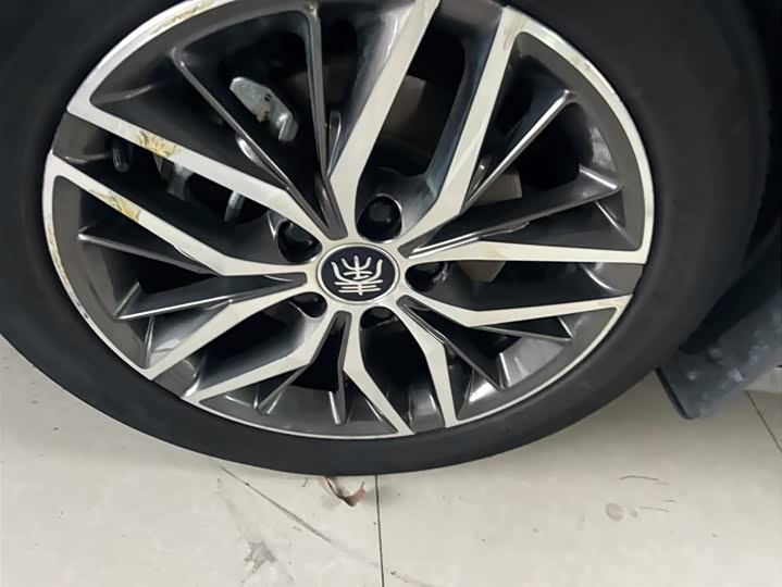 Фото 3 - BYD Qin Plus