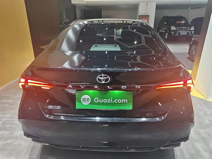 Фото 6 - Toyota Avalon