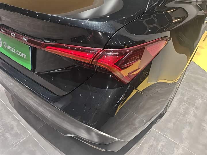 Фото 8 - Toyota Avalon