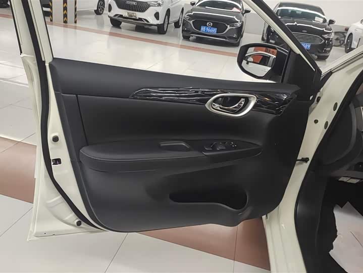 Фото 7 - Nissan Sylphy