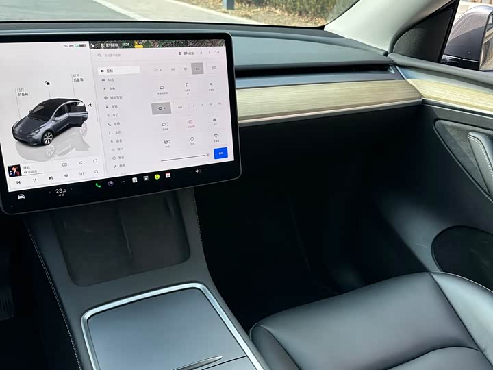 Фото 9 - Tesla Model Y