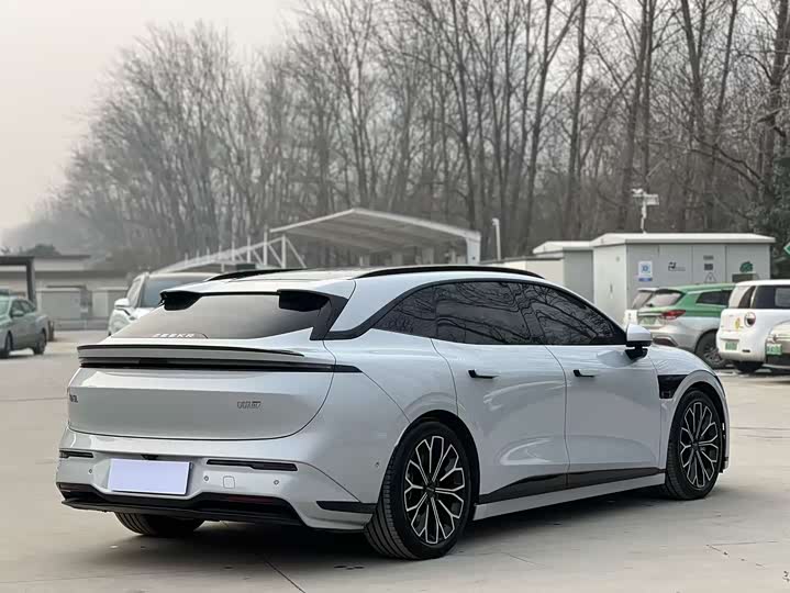 Фото 7 - Zeekr 007 GT