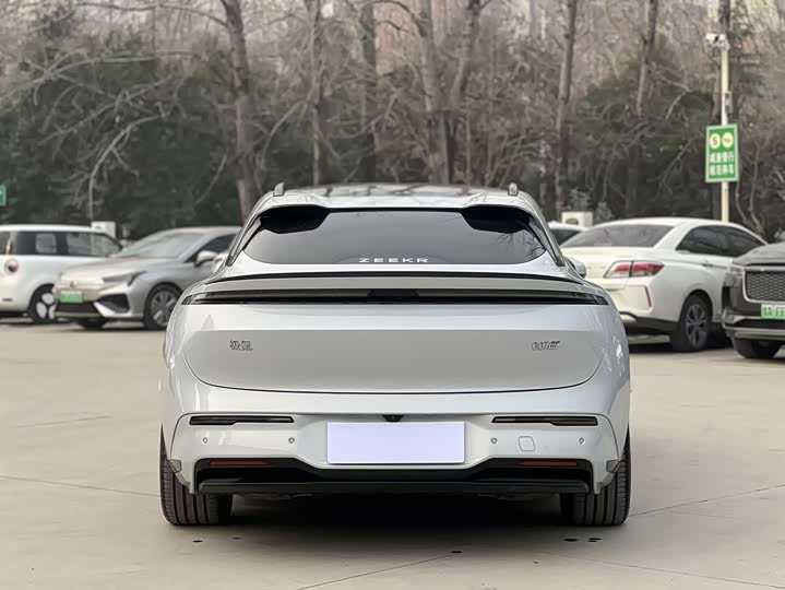 Фото 8 - Zeekr 007 GT