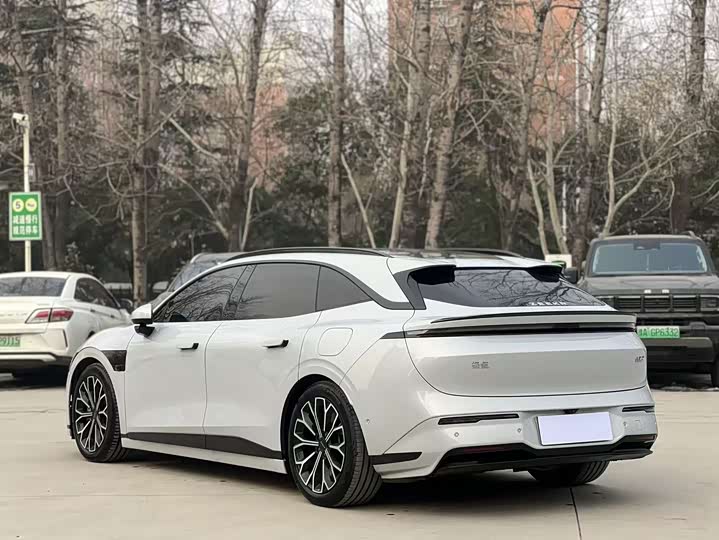 Фото 9 - Zeekr 007 GT