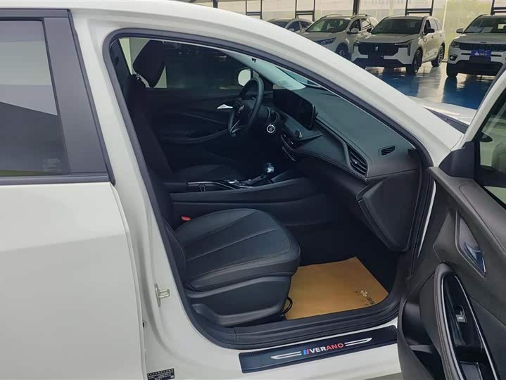 Фото 8 - Buick Verano