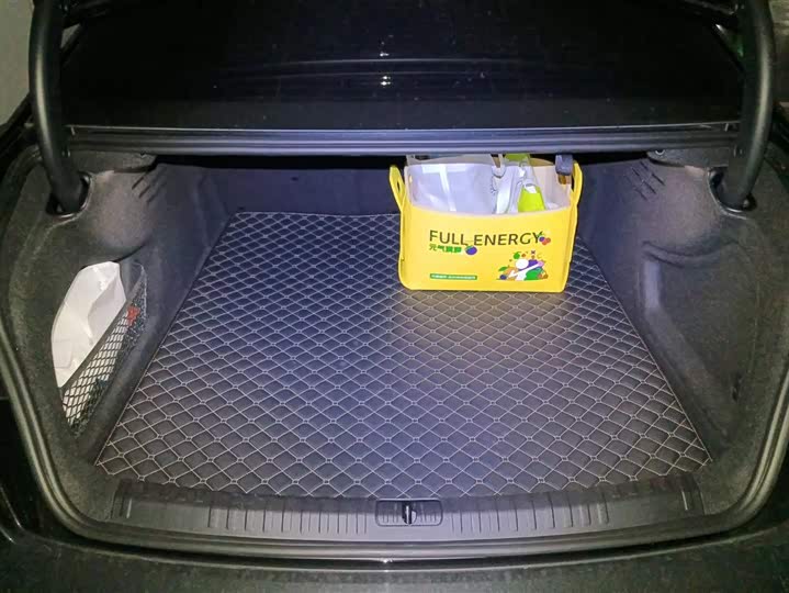 Фото 4 - Audi A6L