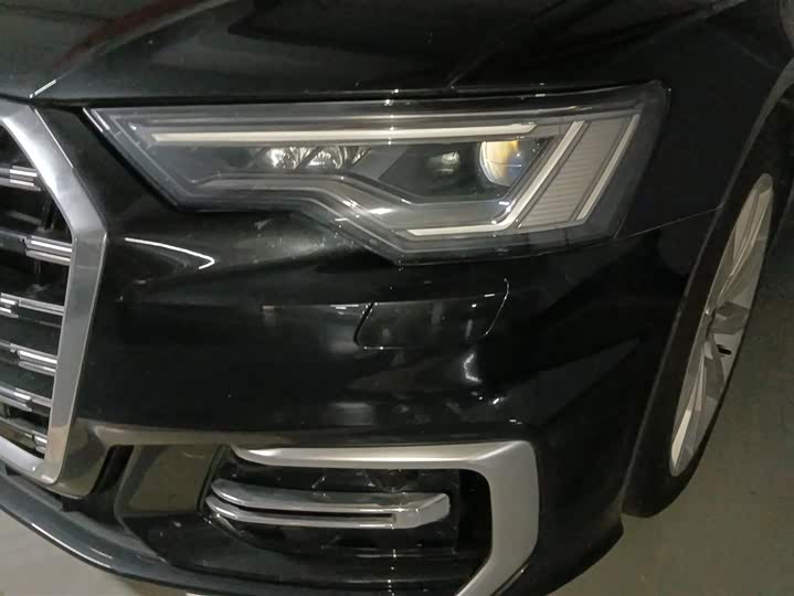 Фото 5 - Audi A6L