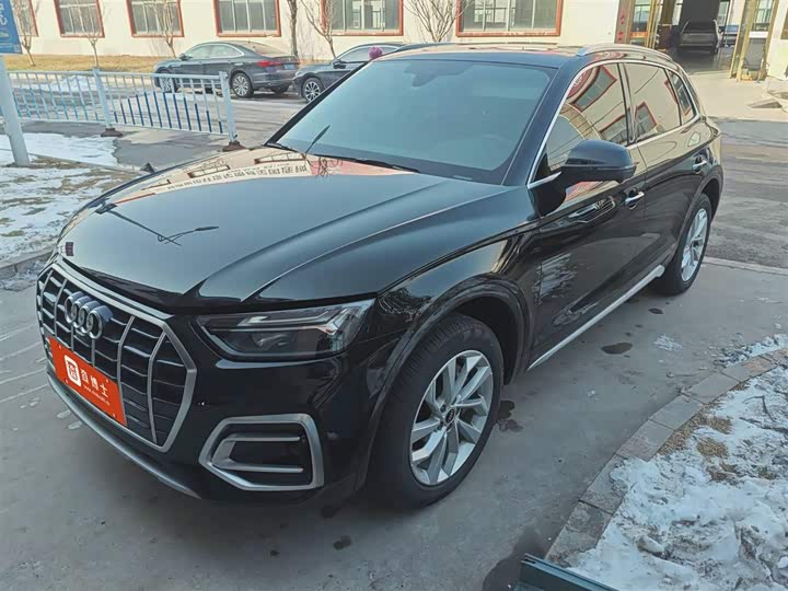 Фото 1 - Audi Q5L