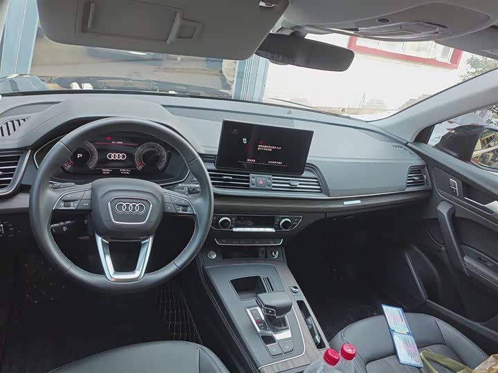 Фото 9 - Audi Q5L