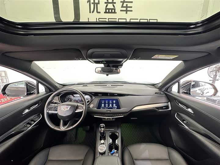 Фото 6 - Cadillac XT4