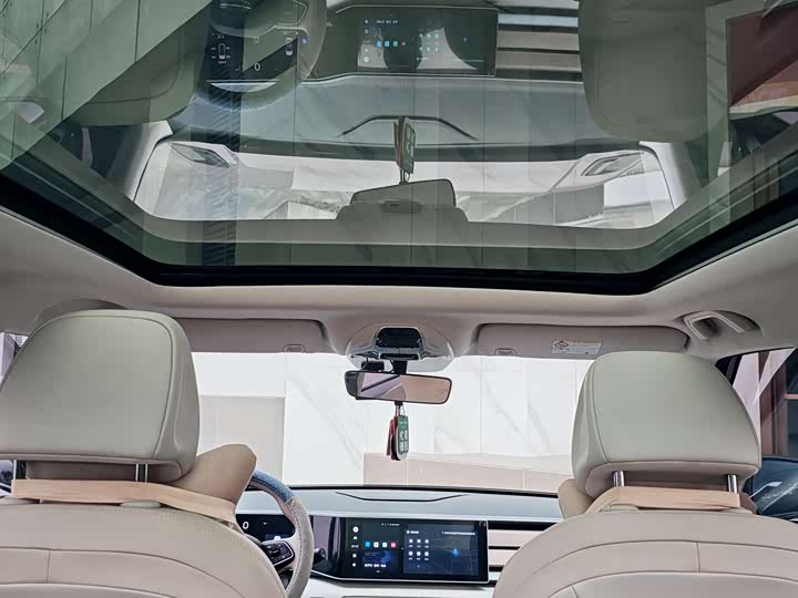 Фото 8 - Geely Icon