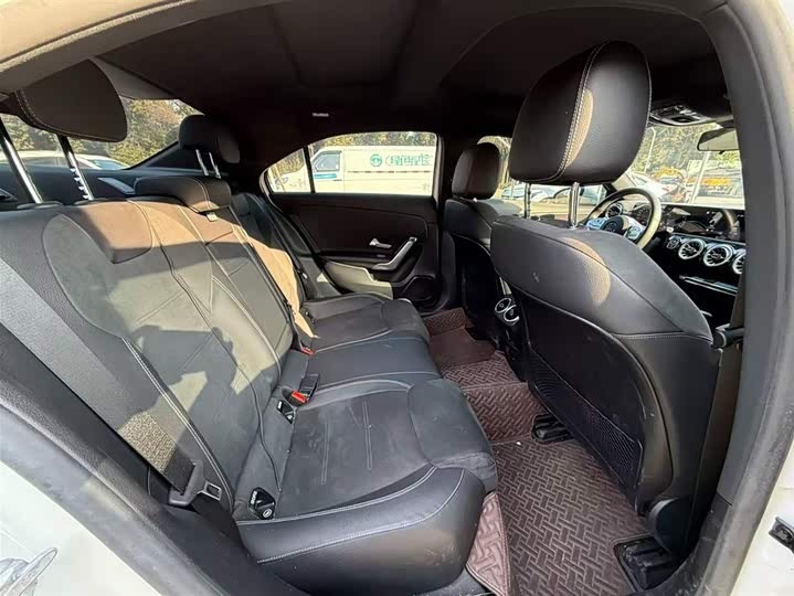 Фото 5 - Mercedes-Benz A-Class