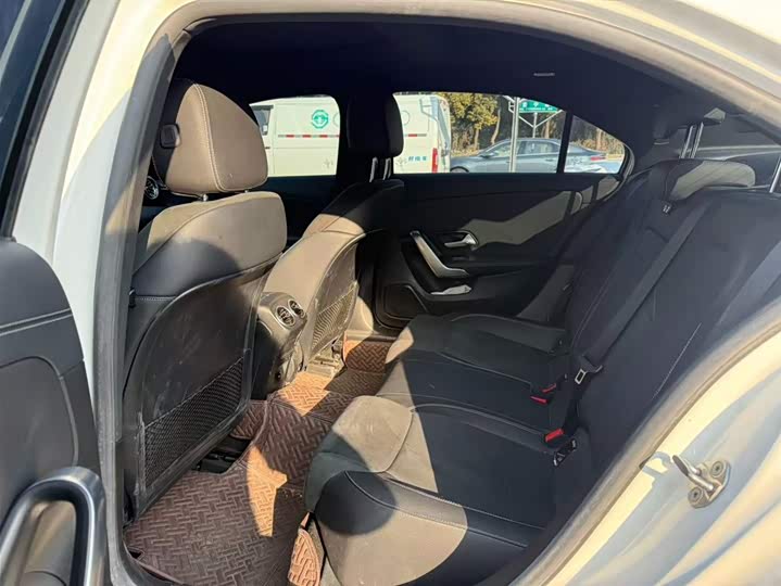 Фото 9 - Mercedes-Benz A-Class