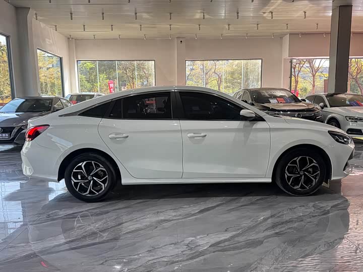 Фото 9 - MG Motor 5