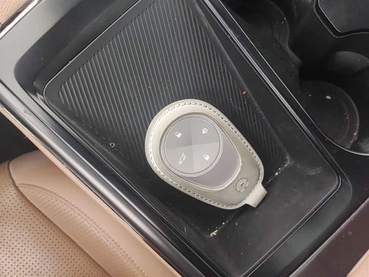 Фото 9 - Nio ES8