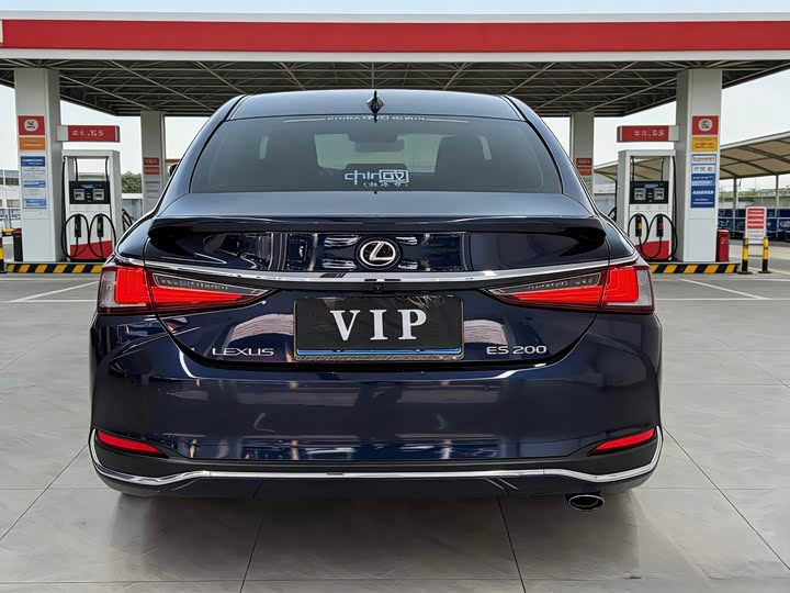 Фото 5 - Lexus ES