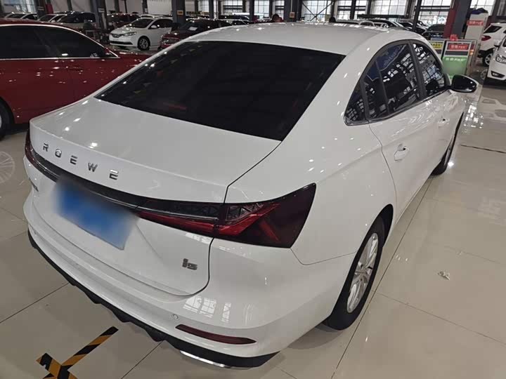 Фото 7 - Roewe i5