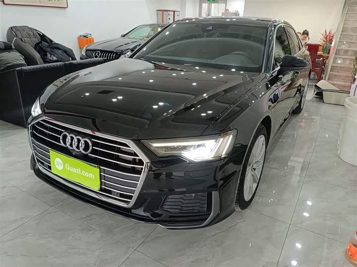 Фото 1 - Audi A6L