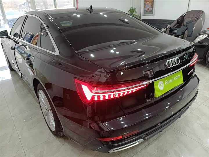 Фото 5 - Audi A6L