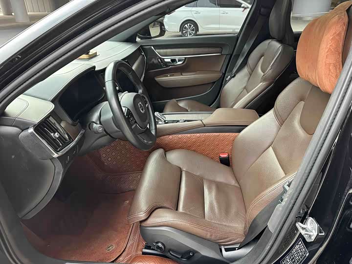 Фото 6 - Volvo S90