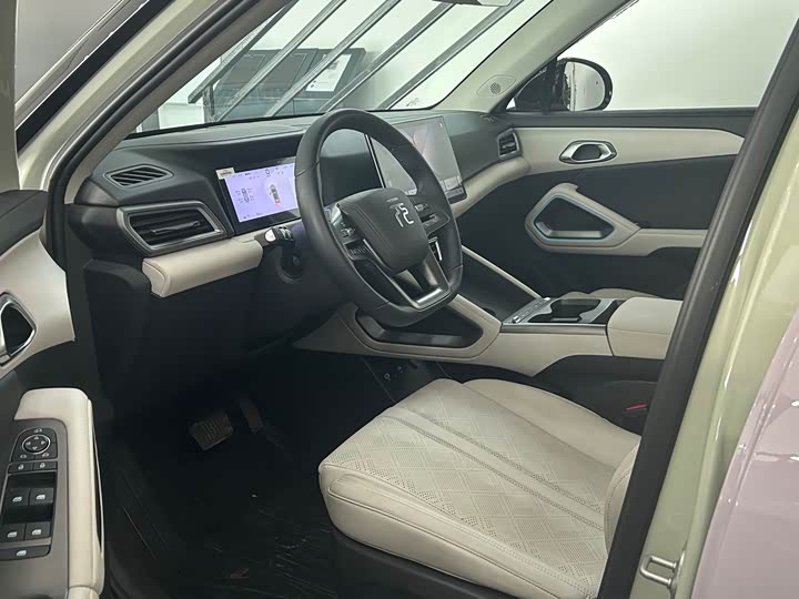 Фото 8 - BYD Yuan Up