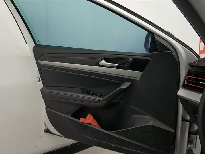 Фото 7 - Volkswagen Lavida