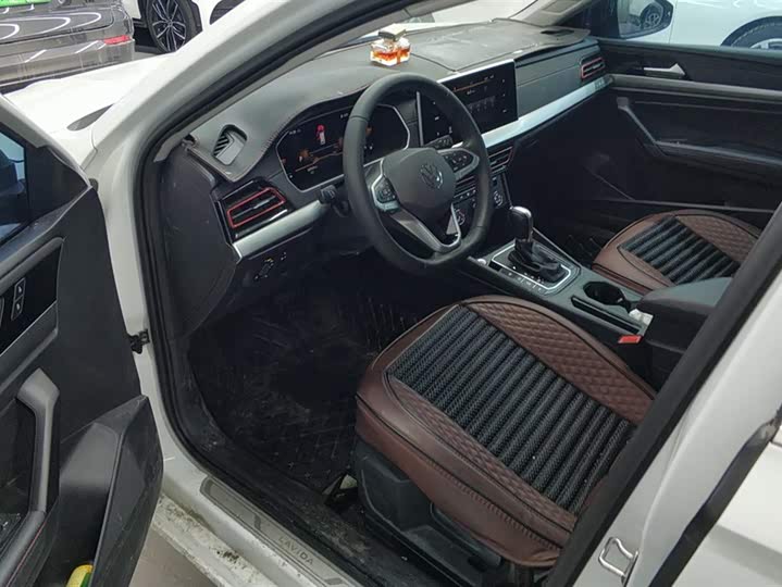 Фото 9 - Volkswagen Lavida