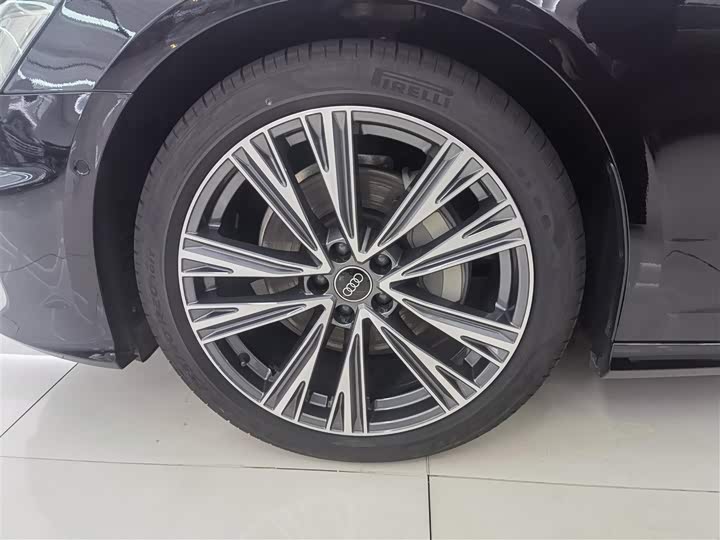 Фото 4 - Audi A6L