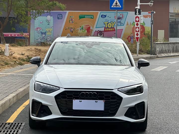 Фото 2 - Audi A4L