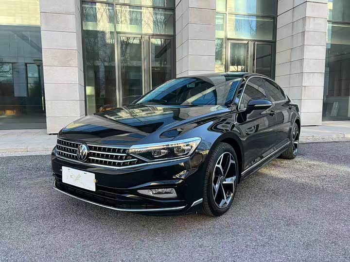 Фото 1 - Volkswagen Magotan