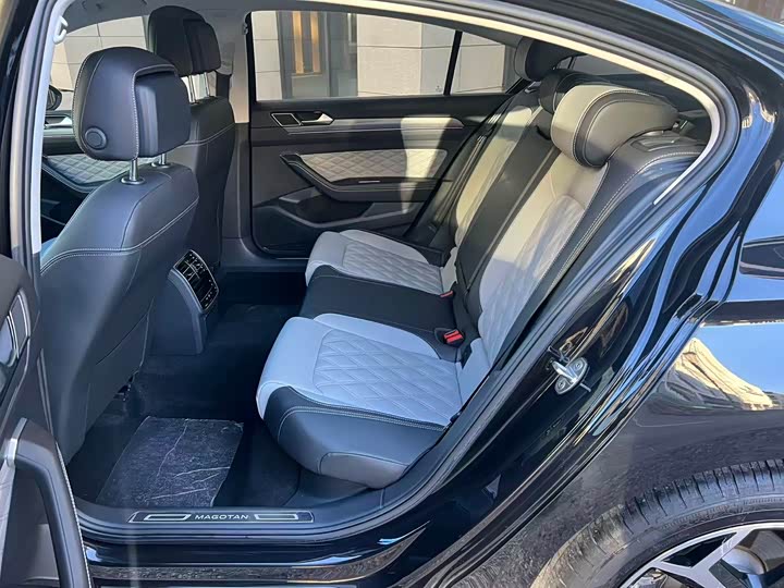 Фото 7 - Volkswagen Magotan