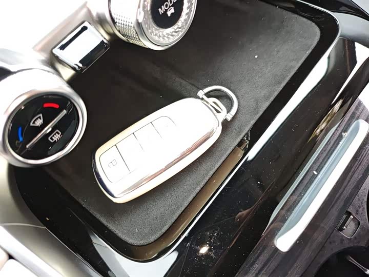 Фото 9 - Exeed RX