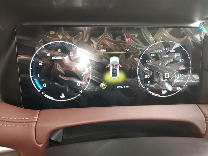 Фото 4 - Geely Okavango