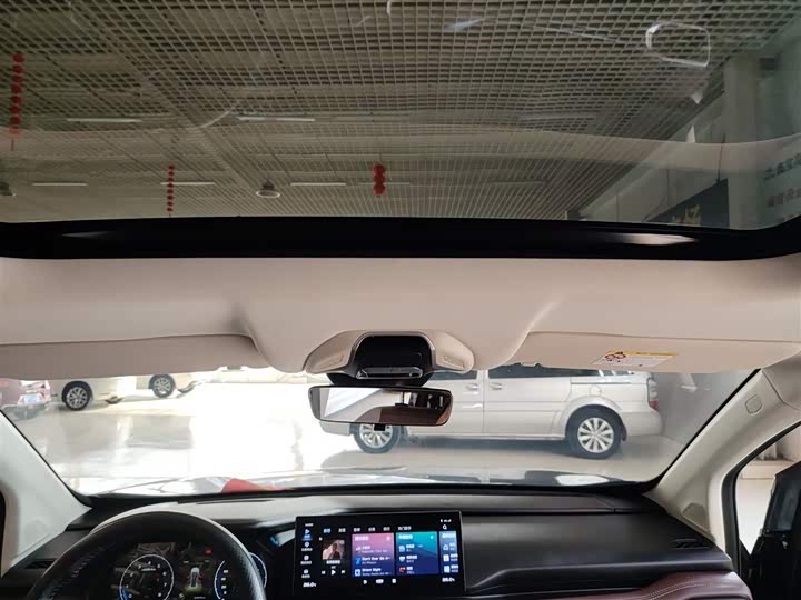 Фото 8 - Geely Okavango