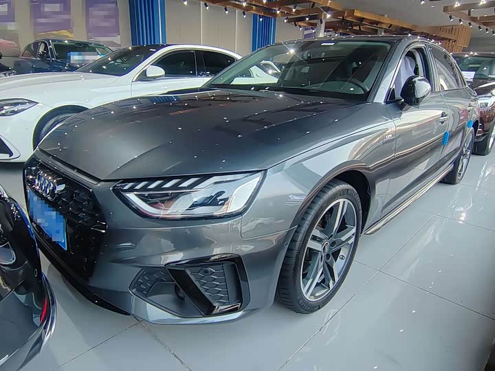 Фото 1 - Audi A4L