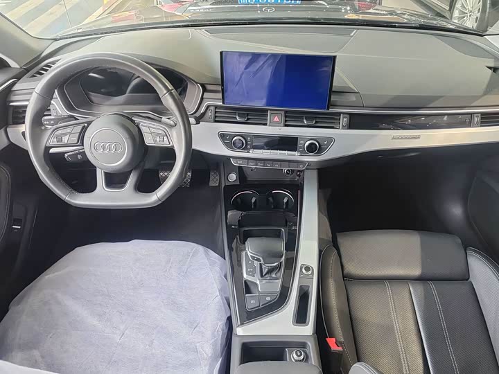 Фото 5 - Audi A4L