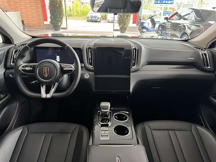 Фото 4 - Hongqi HS3 Hybrid