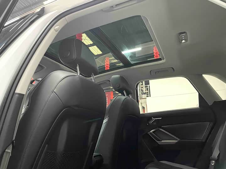 Фото 8 - Audi Q3