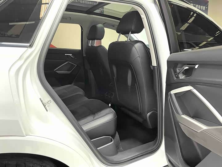 Фото 9 - Audi Q3