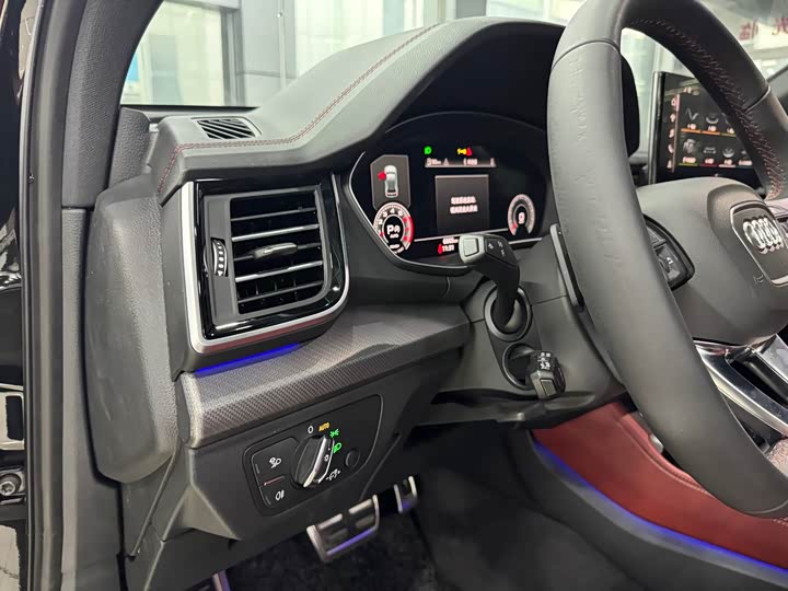 Фото 5 - Audi Q5L